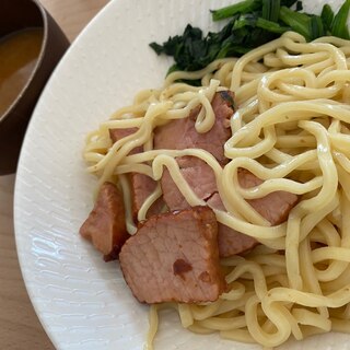 チャーシューたっぷりつけ麺